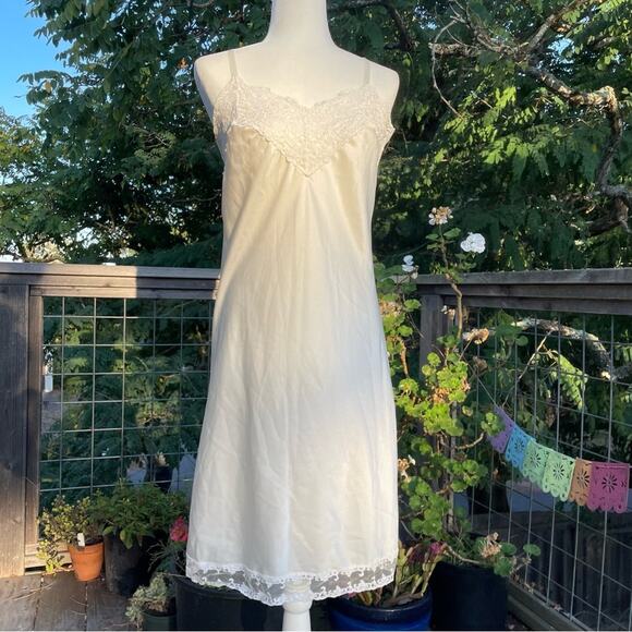 Vintage Lace Slip Satiny White Japanese Lace - Picture 1 of 8